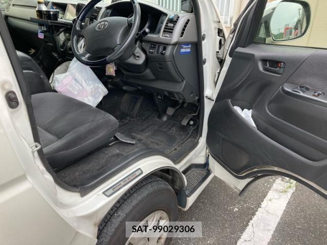 Toyota REGIUSACE VAN 2013-04 8231603-10