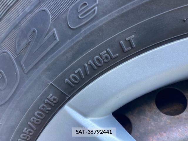 Toyota REGIUSACE VAN 2012-04 8231602-13