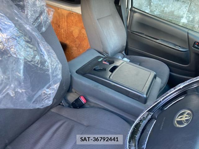 Toyota REGIUSACE VAN 2012-04 8231602-14