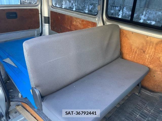 Toyota REGIUSACE VAN 2012-04 8231602-15