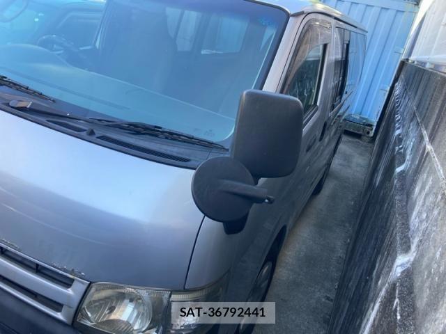 Toyota REGIUSACE VAN 2012-04 8231602-1