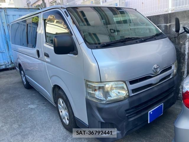 Toyota REGIUSACE VAN 2012-04 8231602-3
