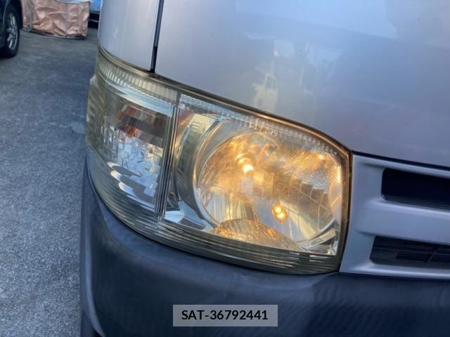 Toyota REGIUSACE VAN 2012-04 8231602-8