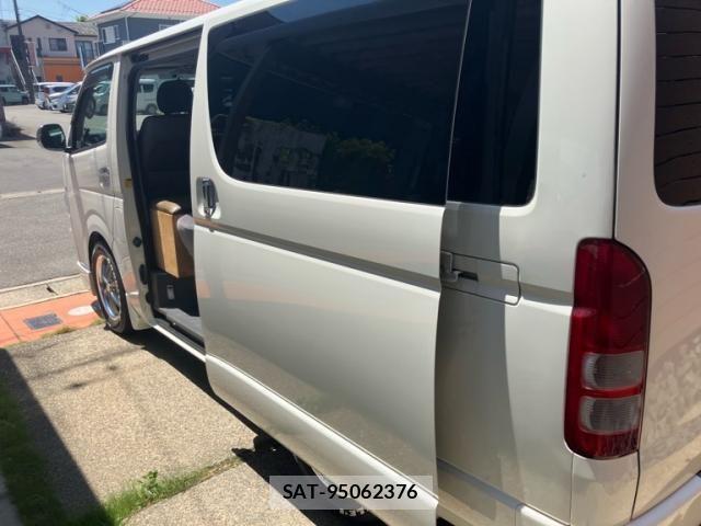 Toyota REGIUSACE VAN 2005-01 8231604-2