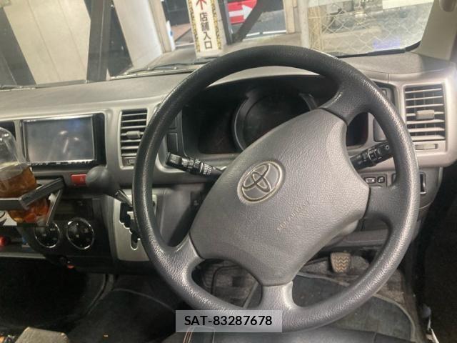 Toyota REGIUSACE VAN 2011-08 8246513-11