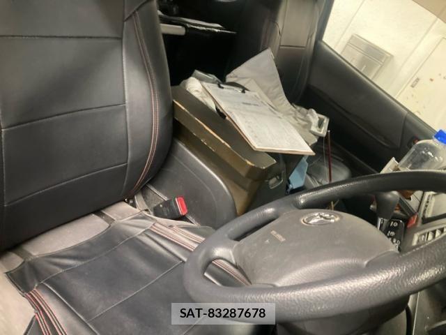Toyota REGIUSACE VAN 2011-08 8246513-12