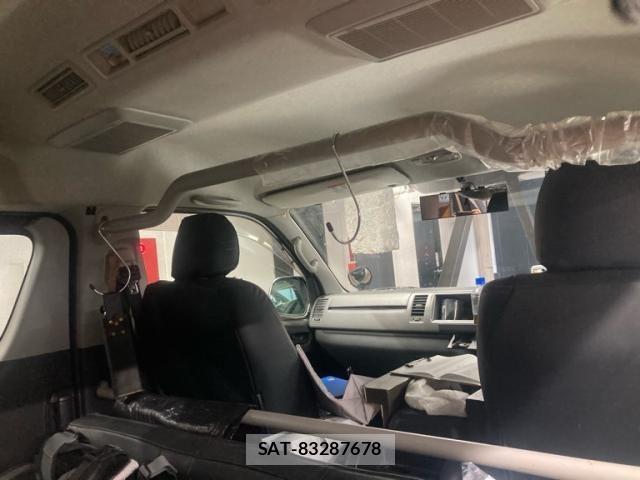 Toyota REGIUSACE VAN 2011-08 8246513-18