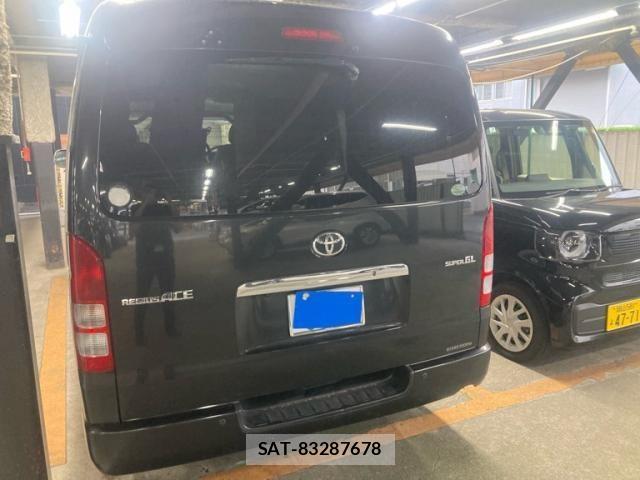 Toyota REGIUSACE VAN 2011-08 8246513-8