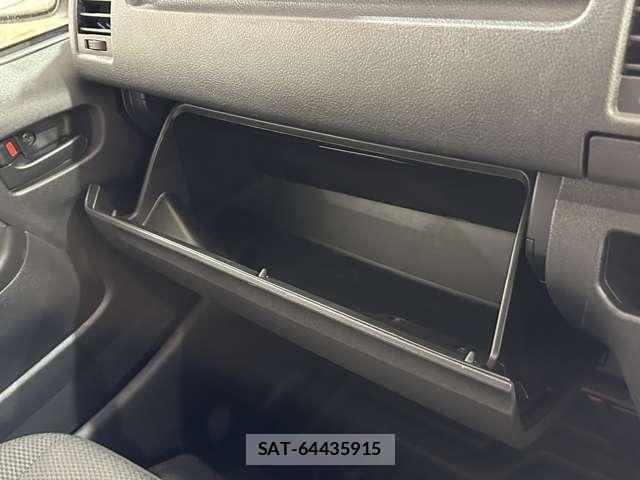 Toyota REGIUSACE VAN 2017-06 8355484-18