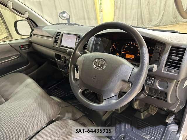 Toyota REGIUSACE VAN 2017-06 8355484-8