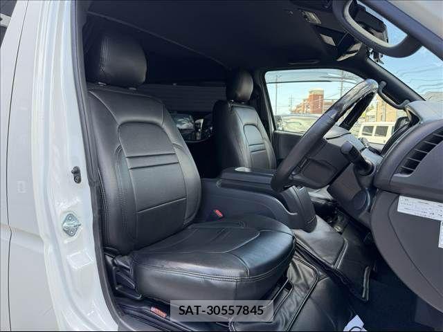 Toyota REGIUSACE VAN 2018-11 8414679-8