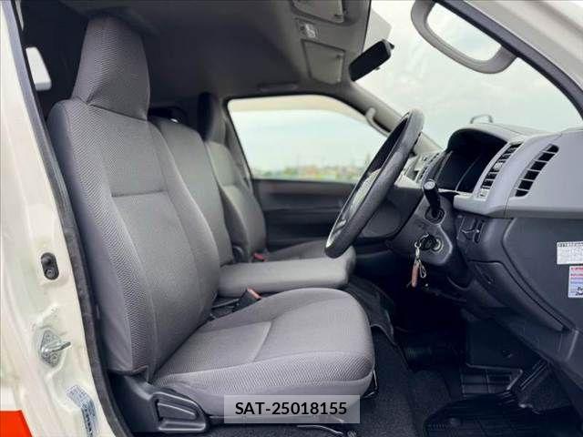 Toyota REGIUSACE VAN 2011-07 8666822-15