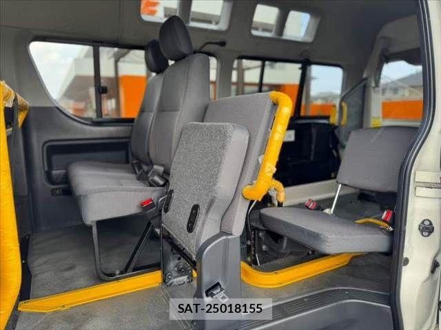 Toyota REGIUSACE VAN 2011-07 8666822-17