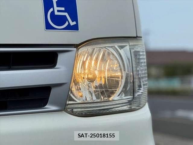 Toyota REGIUSACE VAN 2011-07 8666822-24