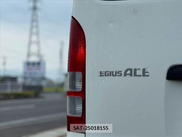 Toyota REGIUSACE VAN 2011-07 8666822-25