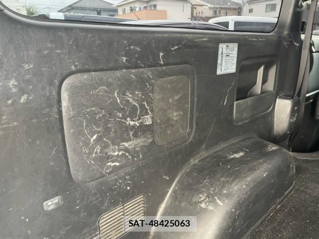Toyota REGIUSACE VAN 2019-12 8831300-17