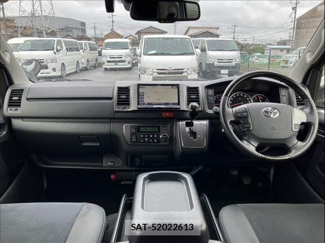 Toyota REGIUSACE VAN 2017-12 8831299-10