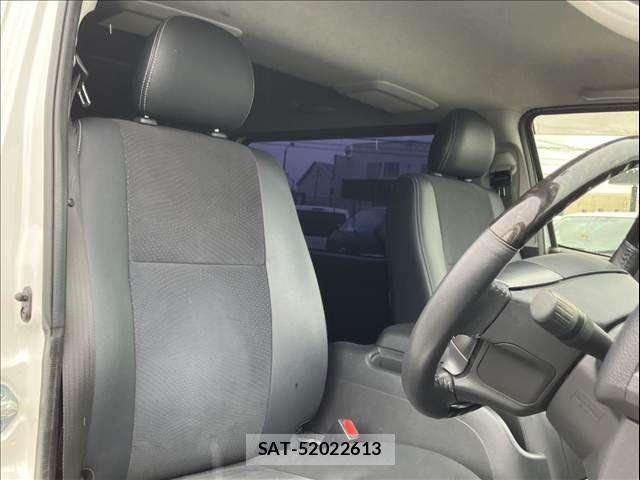 Toyota REGIUSACE VAN 2017-12 8831299-13