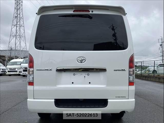 Toyota REGIUSACE VAN 2017-12 8831299-17