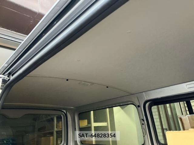 Toyota REGIUSACE VAN 2011-11 8831303-9