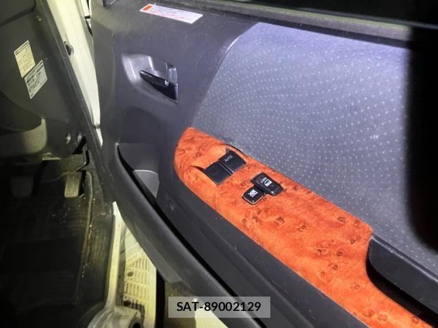 Toyota REGIUSACE VAN 2016-04 8831301-13