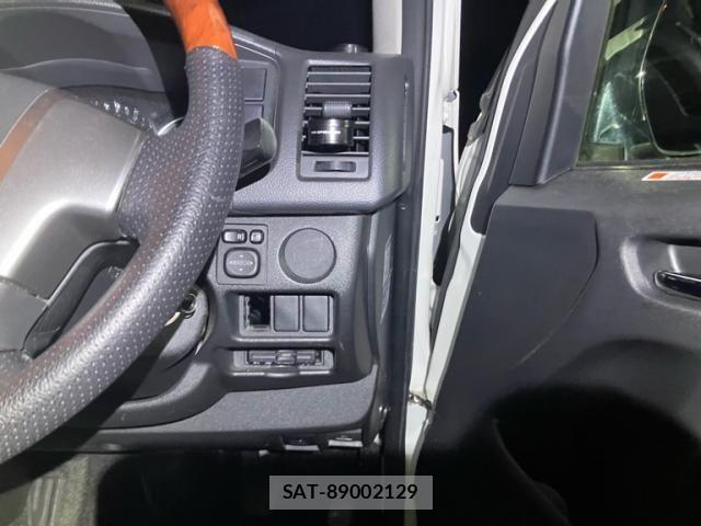 Toyota REGIUSACE VAN 2016-04 8831301-14