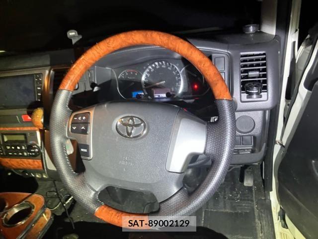 Toyota REGIUSACE VAN 2016-04 8831301-15