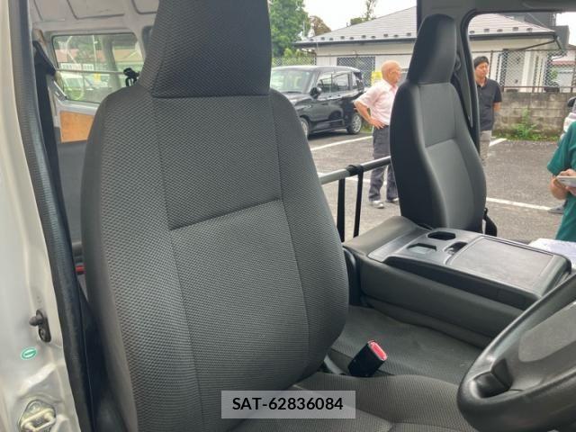 Toyota REGIUSACE VAN 2015-03 8849669-6