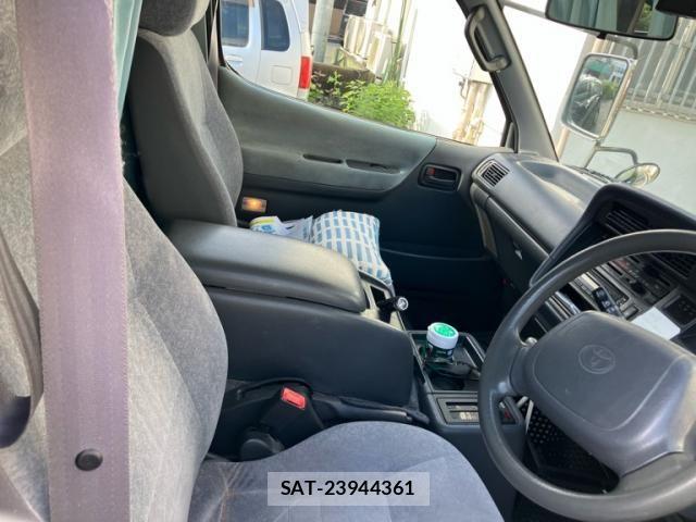 Toyota REGIUSACE VAN 2003-06 8871949-9