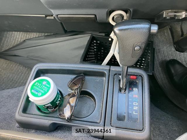 Toyota REGIUSACE VAN 2003-06 8871949-15