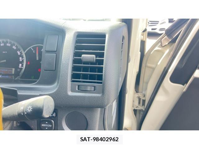 Toyota REGIUSACE VAN 2017-12 8881840-11