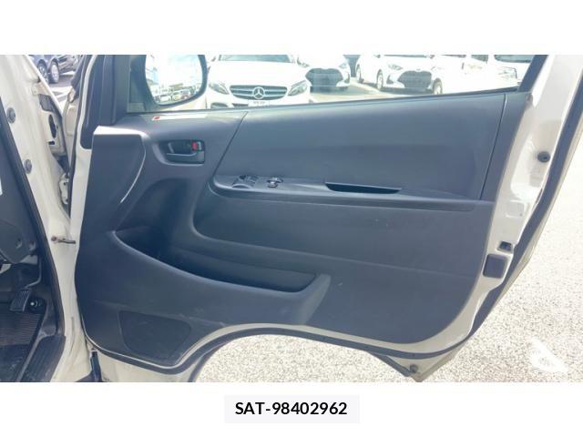 Toyota REGIUSACE VAN 2017-12 8881840-7
