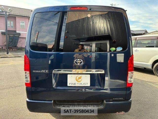 Toyota REGIUSACE VAN 2018-03 8881839-18