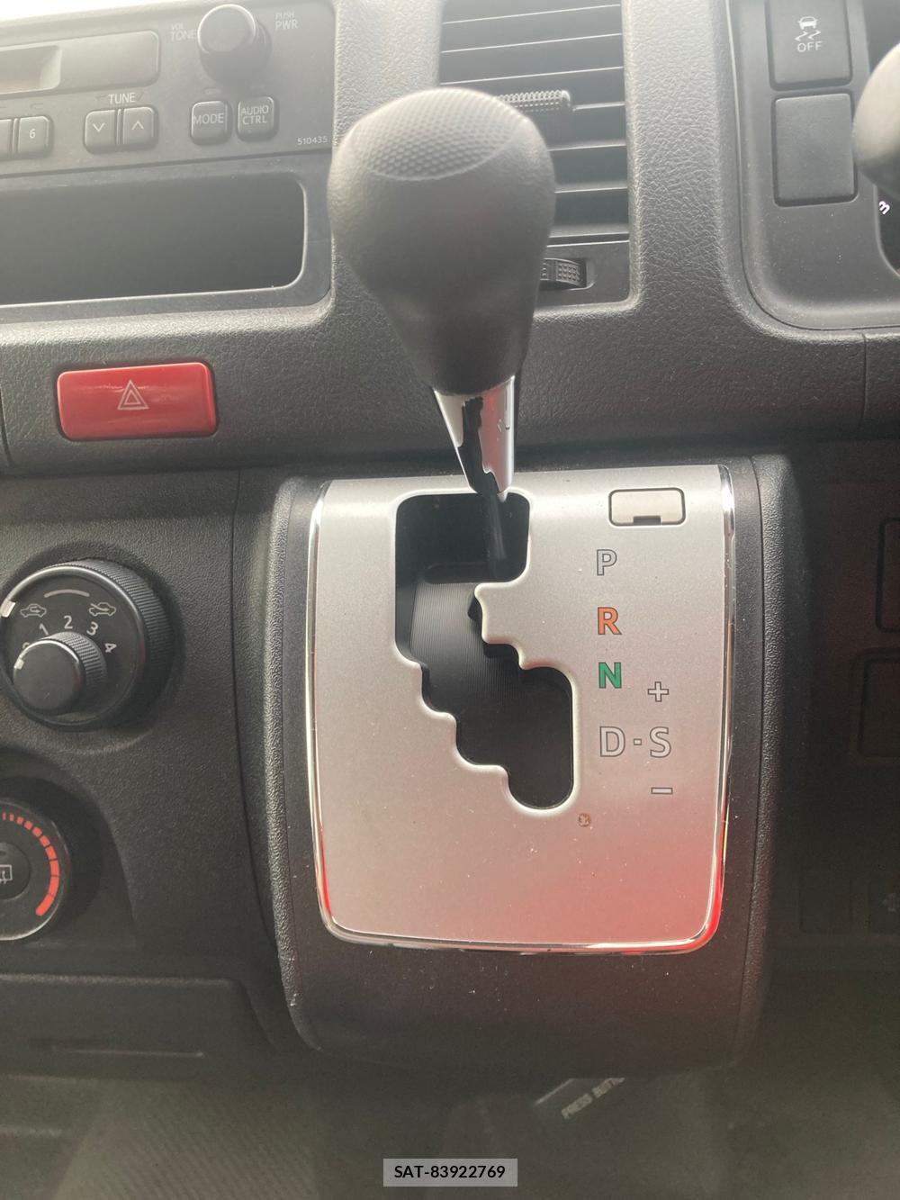 Toyota REGIUSACE VAN 2019 1325501-18
