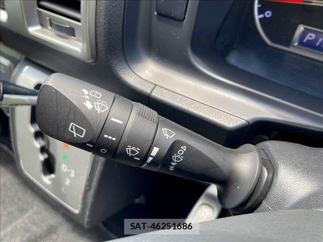 Toyota REGIUSACE VAN 2015-11 1074123-13