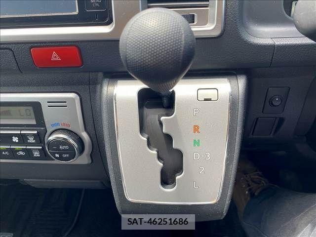 Toyota REGIUSACE VAN 2015-11 1074123-17
