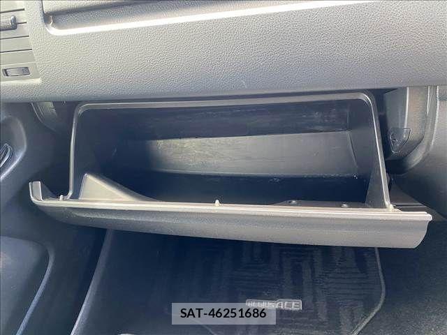 Toyota REGIUSACE VAN 2015-11 1074123-23
