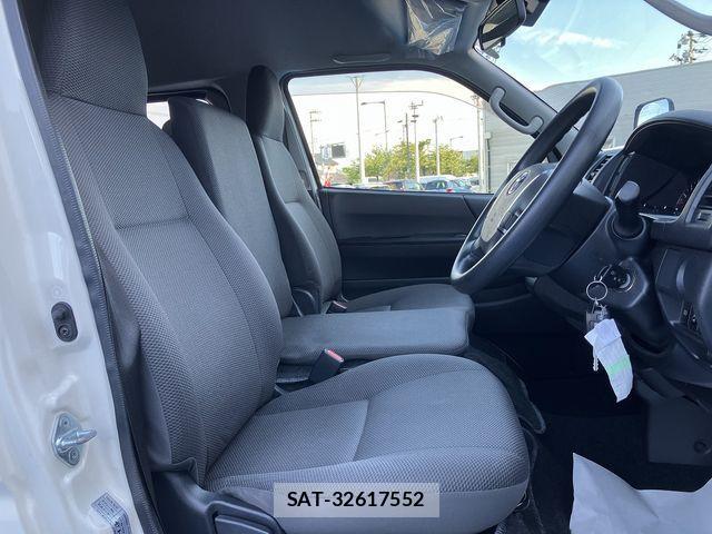 Toyota REGIUSACE VAN 2020-05 1224571-26