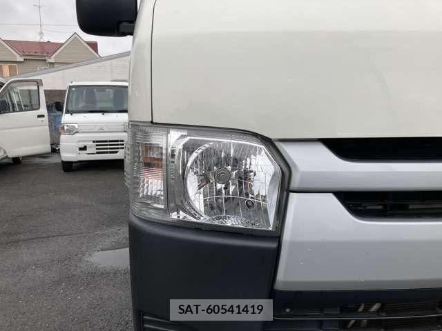 Toyota REGIUSACE VAN 2017-05 1414504-4