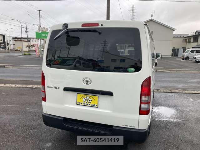 Toyota REGIUSACE VAN 2017-05 1414504-8
