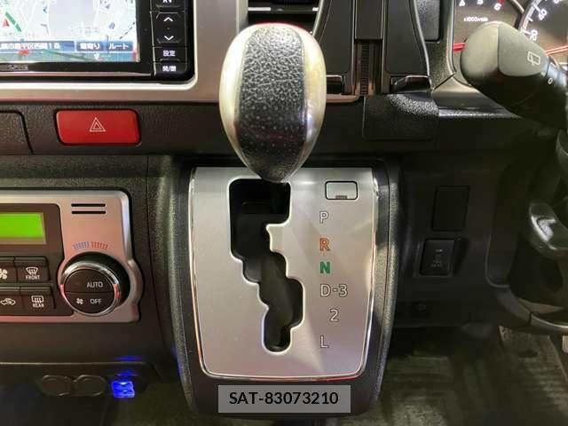 Toyota REGIUSACE VAN 2014-02 2353325-16