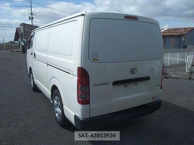 Toyota REGIUSACE VAN 2014-02 4979984-7