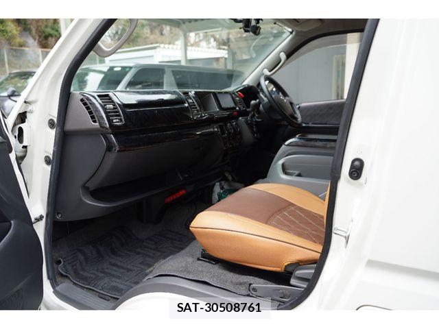 Toyota REGIUSACE VAN 2009-02 6017066-28