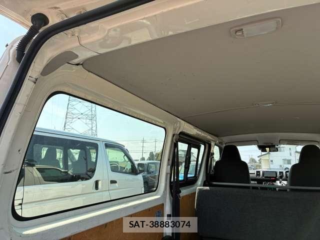 Toyota REGIUSACE VAN 2019-02 6017058-12