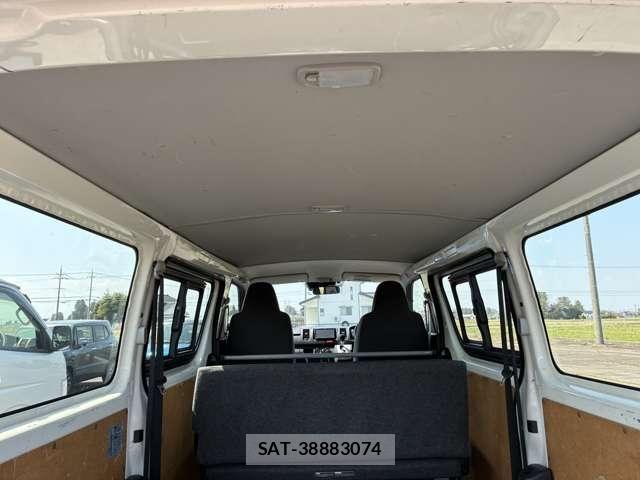 Toyota REGIUSACE VAN 2019-02 6017058-13