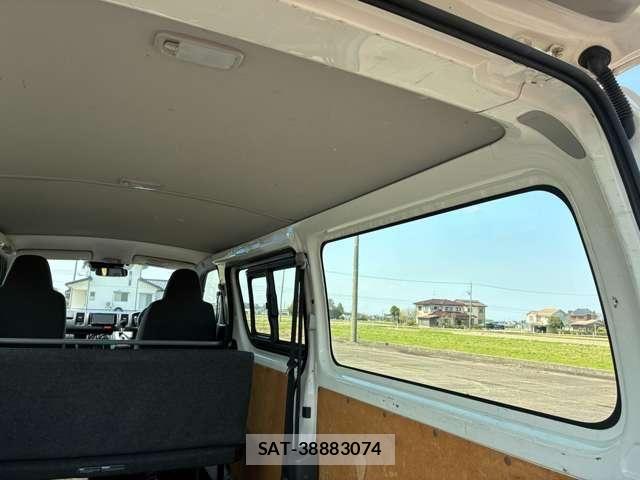 Toyota REGIUSACE VAN 2019-02 6017058-14