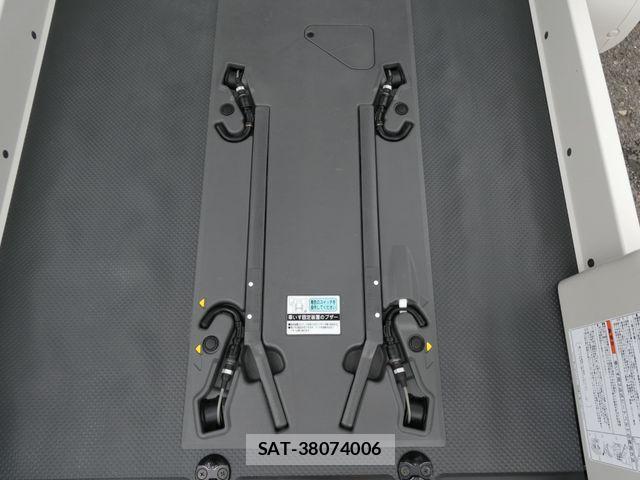 Toyota REGIUSACE VAN 2018-05 6673367-4