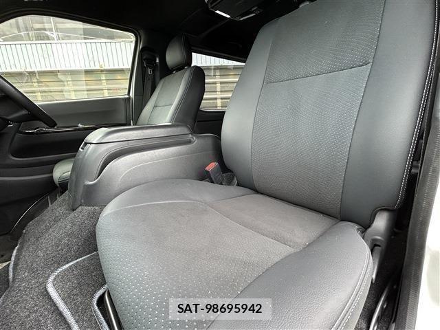 Toyota REGIUSACE VAN 2018-12 7457284-25
