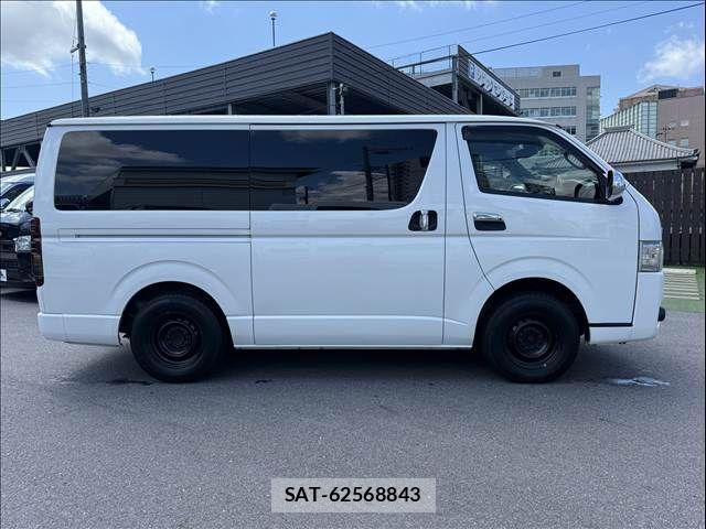 Toyota REGIUSACE VAN 2019-04 7619545-12