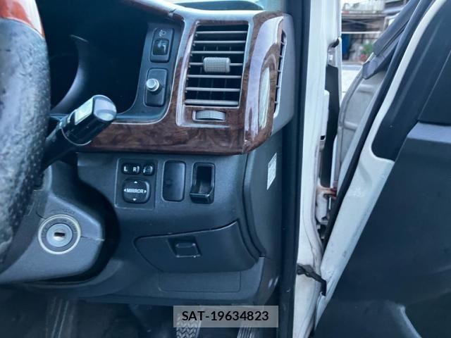 Toyota REGIUSACE VAN 2004-11 7727870-10